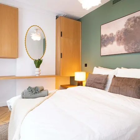 Spacious 2br Luxembourg Garden