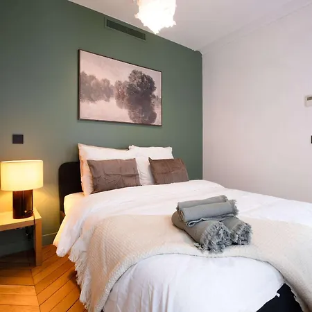 Spacious 2br Luxembourg Garden